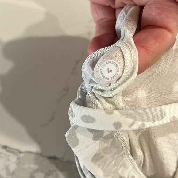 Lululemon Free to be Serene Bra: size 4 - Picture 3 of 3